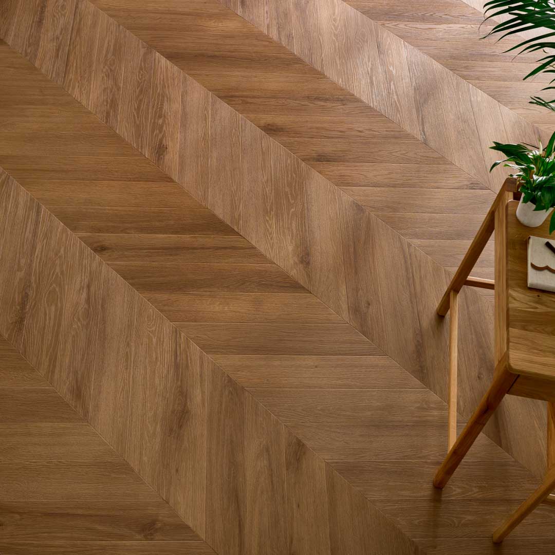 SUELO VINILICO ARBITON CHEVRON ROBLE ROCHESTER CLC229